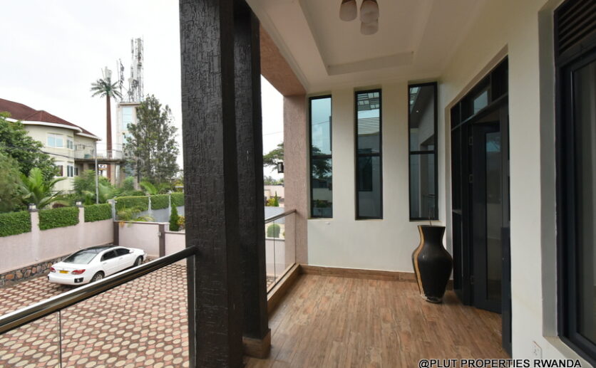Big nyarutarama house for rent (13)