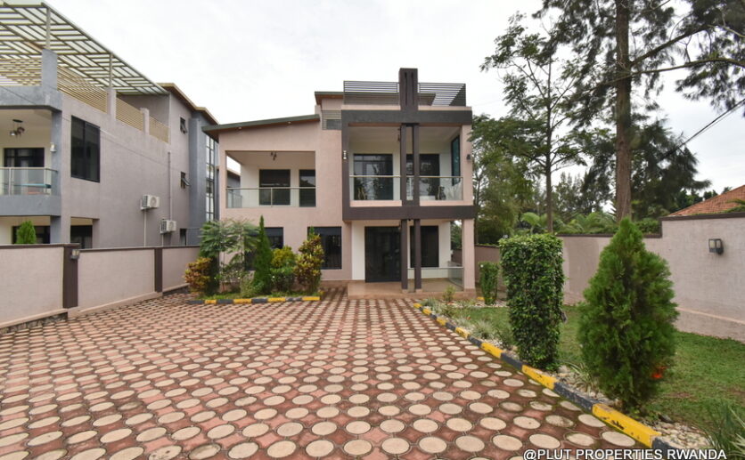 Big nyarutarama house for rent (16)