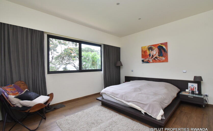 House with pool for sale in Kiyovu plut properties (3)