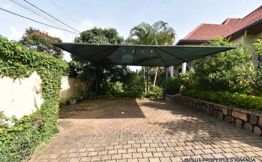 4 bedroom house in Niboyi plut properties (10)