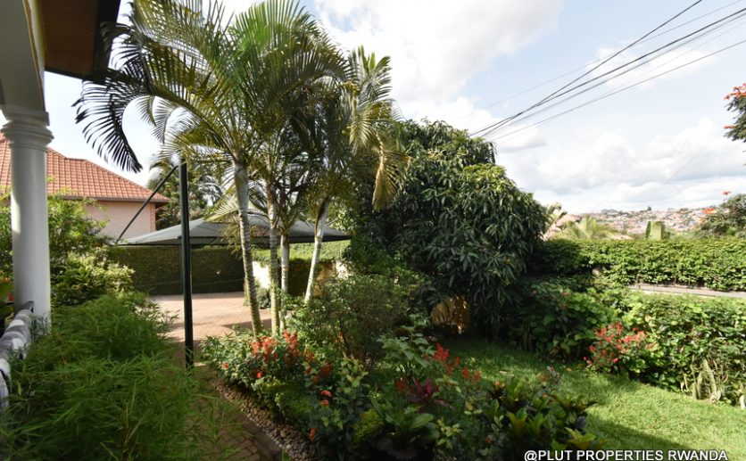 4 bedroom house in Niboyi plut properties (9)