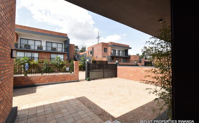 House for rent in Rebero plut properties (12)