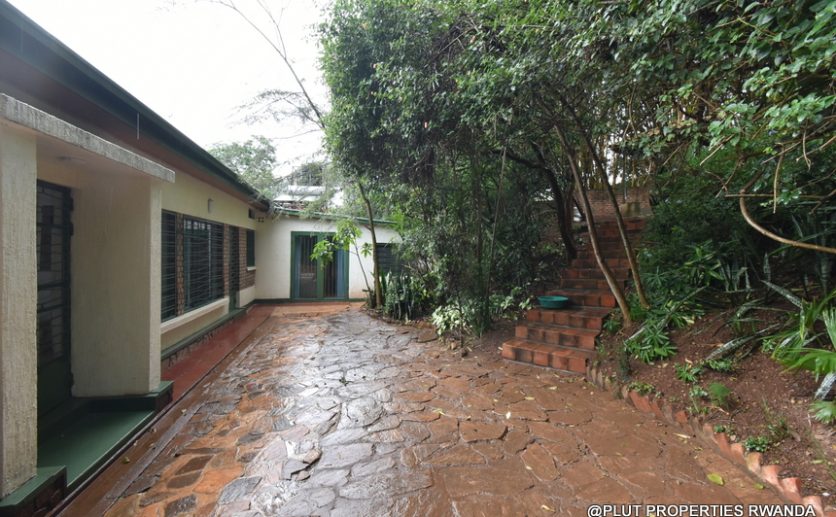 furnished house for rent in Kiyovu plut properties (15)
