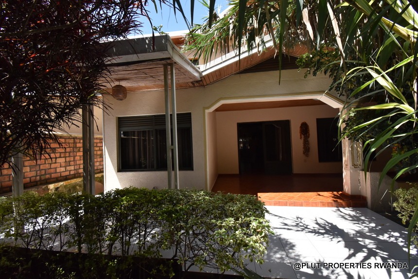 unfurnished house in Kimihurura for rent