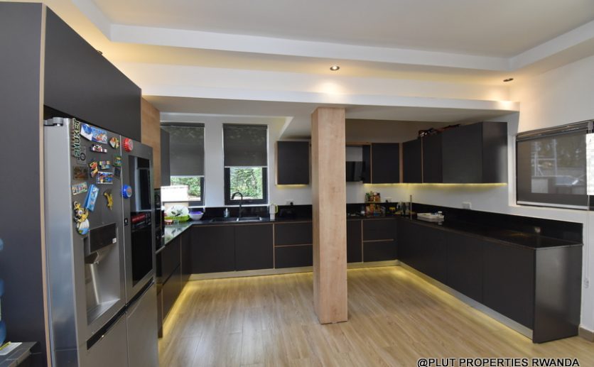 fully furnished villa in Gacuriro plut properties (7)